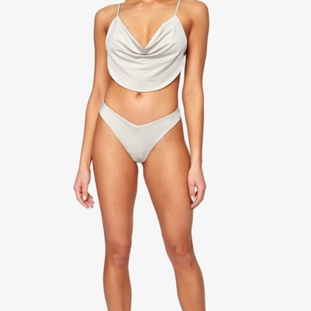 WeWoreWhat Silver Glitter Bikini Set XL
